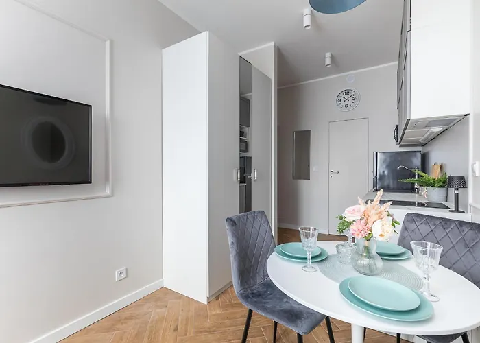 Modern Ac Batorego By Vaya Warszawa