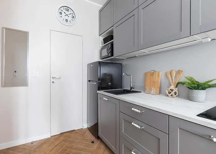 Modern Ac Batorego By Vaya Daire *